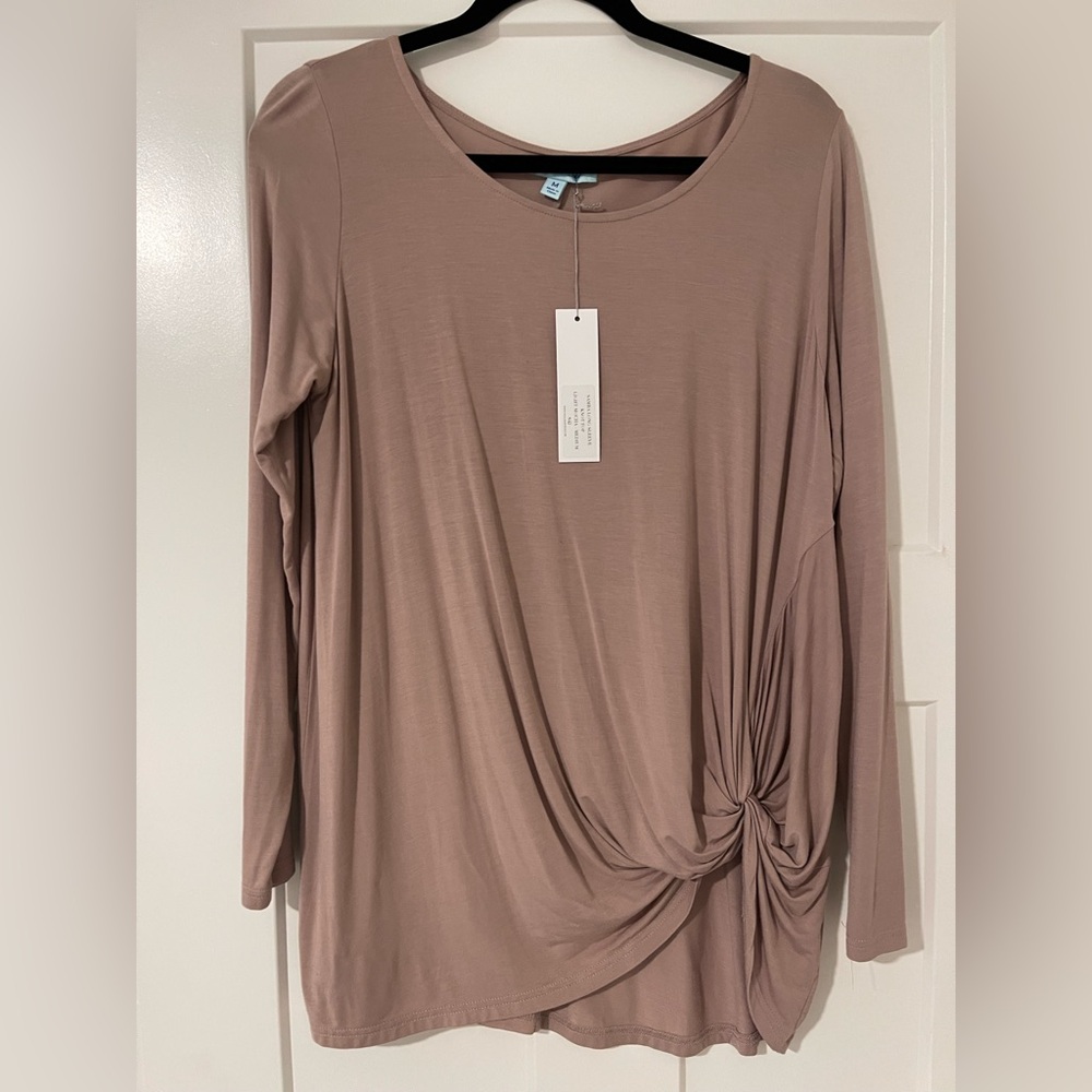 NWT VICI - She + Sky Long Sleeve Knot Top